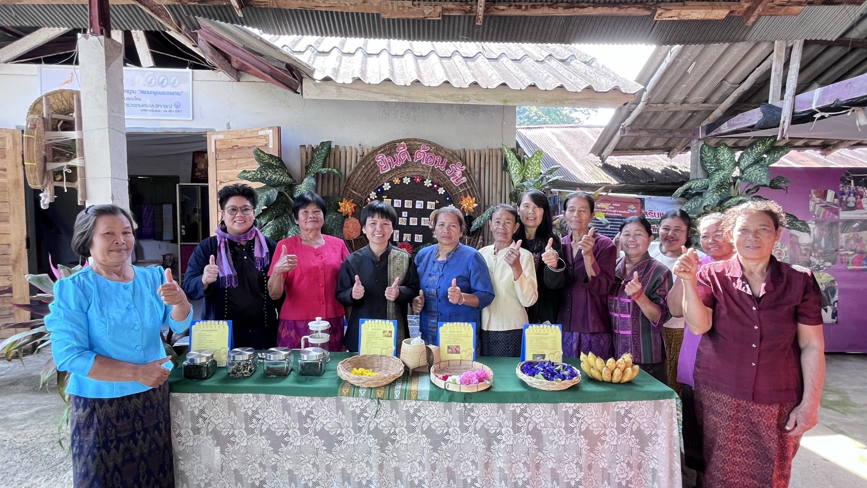 พช.เชียงแสน ร่วมต้อนรับรองอธิบดีกรมหม่อนไหม ณ กลุ่มวิสาหกิจปลูกหม่อนเลี้ยงไหมครบวงจร บ้านสันธาตุ ม.4 ต.โยนก อ.เชียงแสน