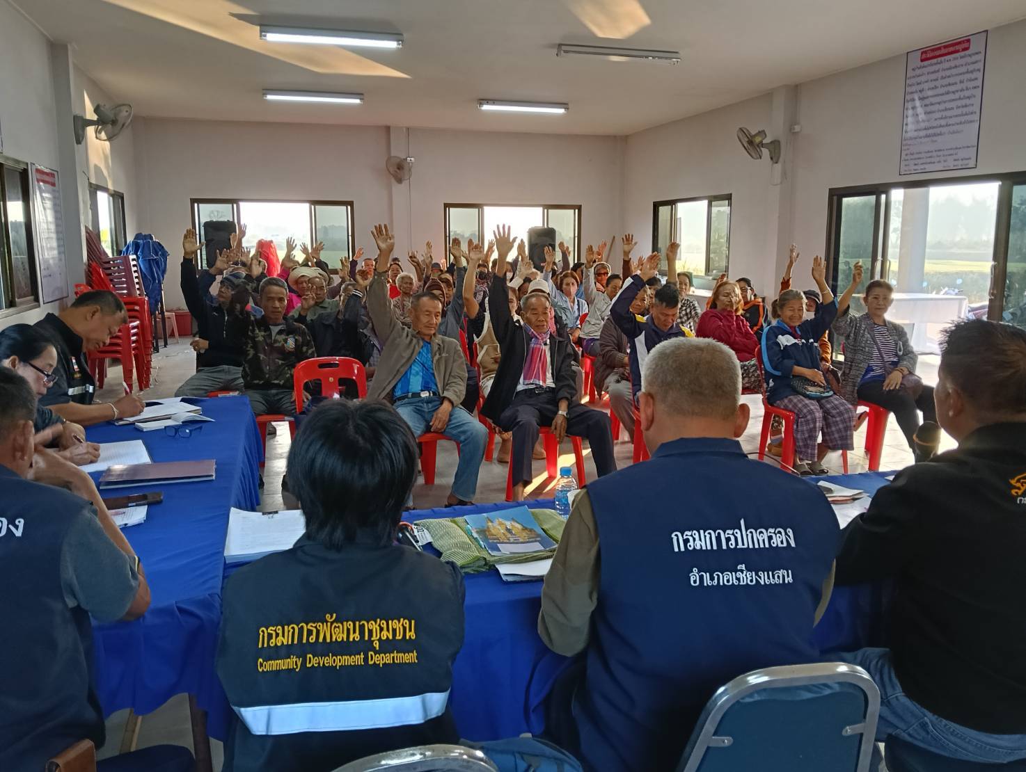 พช.เชียงแสน ร่วมประชุมประจำเดือนบ้านสันต้นเปา. หมู่ที่ 6 ตำบลโยนก 