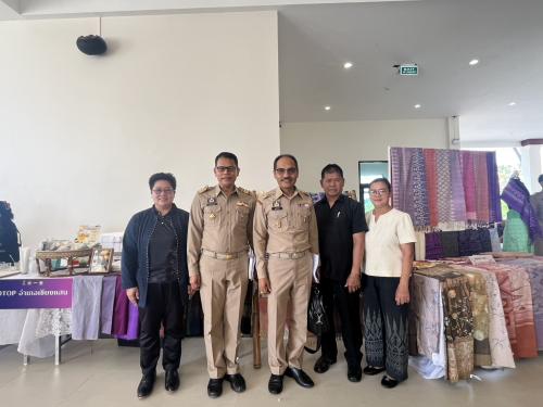  พช.เชียงแสน ร่วม สนับสนุนนผู้ประกอบการ OTOP จัดแสดงและจำหน่ายสินค้า สร้างรายได้สู่ชุมชน ในการประชุมกรมการจังหวัด ประจำเดือนกันยายน 2569